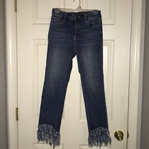 Trendy fringe-bottom denim blue jeans